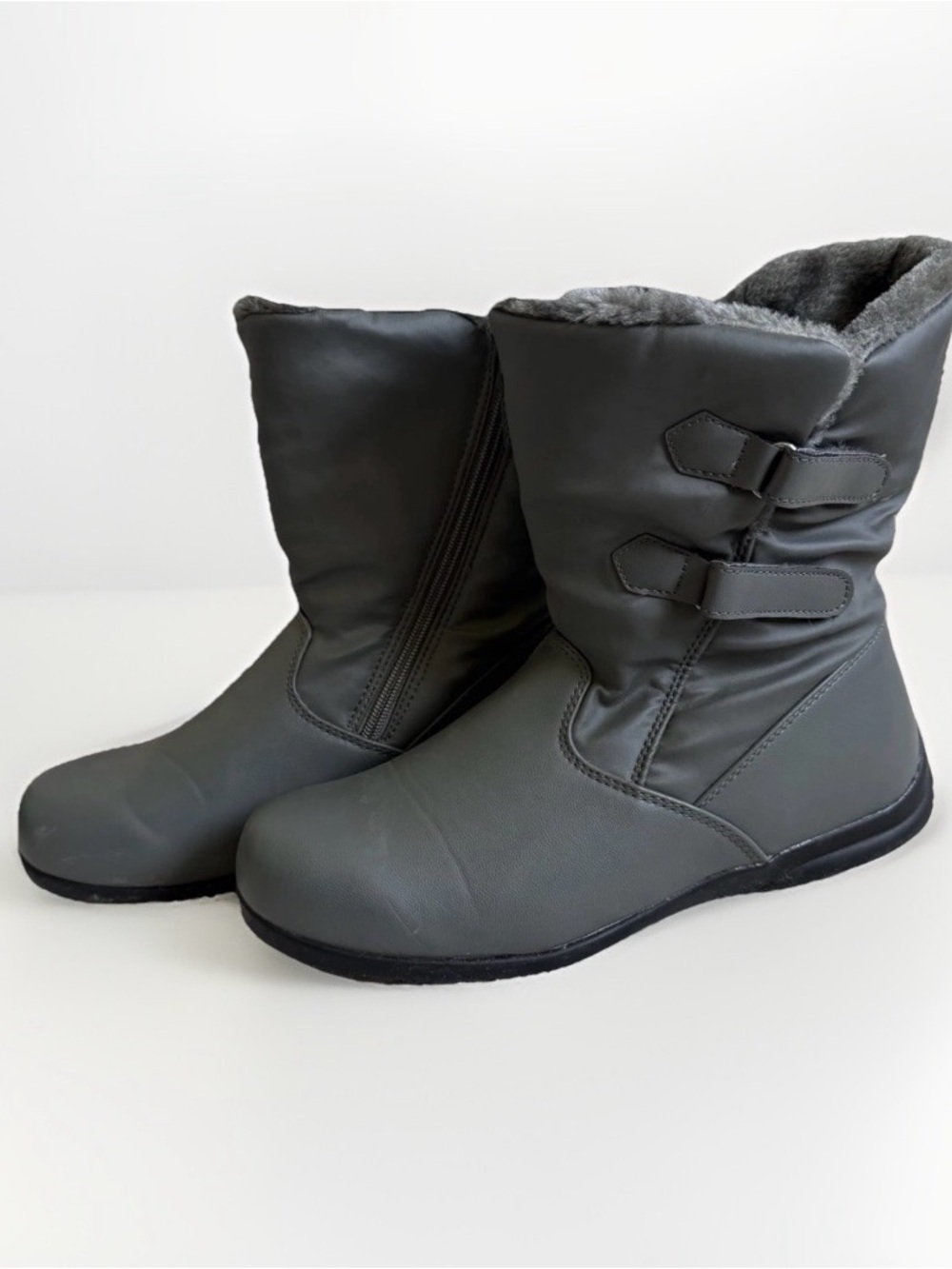 Totes Grey Faux Fur Lined Winter Boots Size 11M Utility Cabincore Minimalist